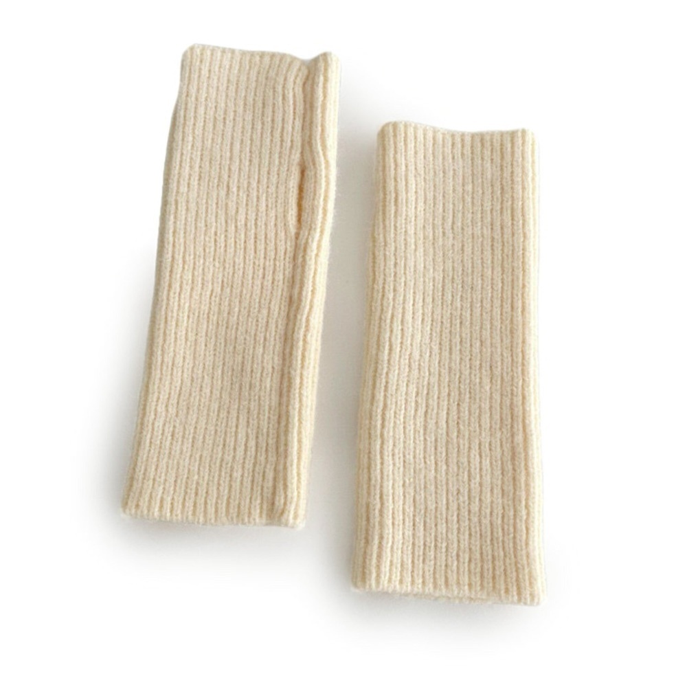 NWT. Zara Kids Cream Ribbed Knit Mittens. Size 10-14.
